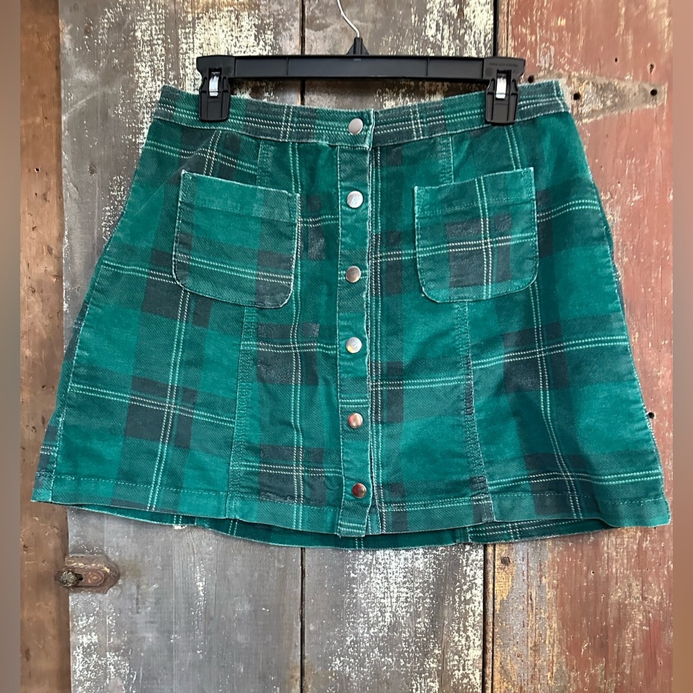 Women’s Size M Urban Outfitters BDG Uncut Green Corduroy Button-Front Skirt
